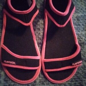 Flopeeze Adult Size 11/12 Black and Pink Water Shoes
